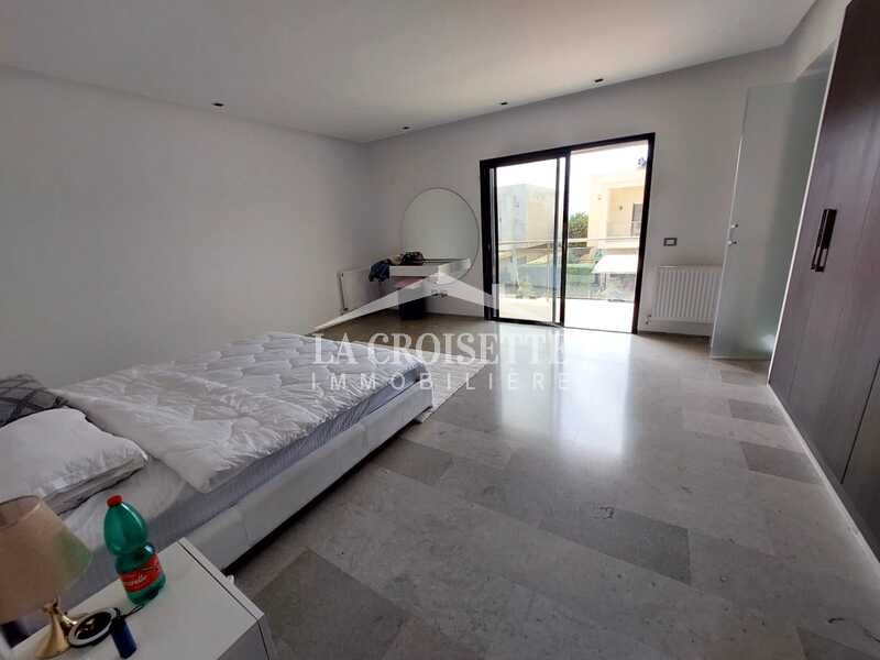 Villa S+3 avec piscine à La Soukra
